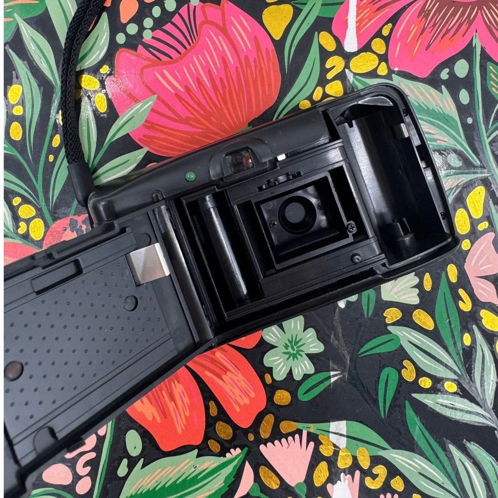 Vivitar Opus 35 Motor 35mm Film Camera Point and Shoot Black Vintage Flash‎